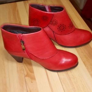 From Anita's Closet L'ARTISTE Spring Step, Red, size 5.5-6, Hand painted